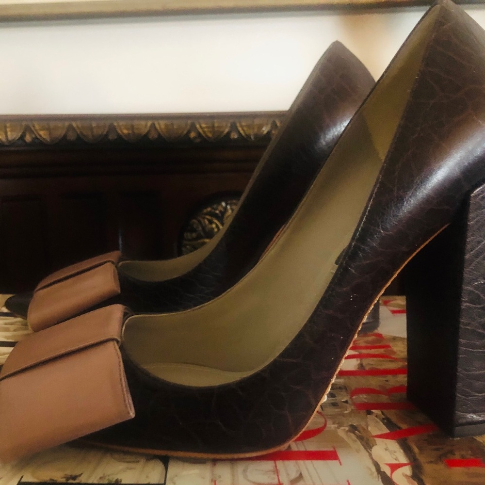 Louis Vuitton Women's Heels in Mahogany and Pink